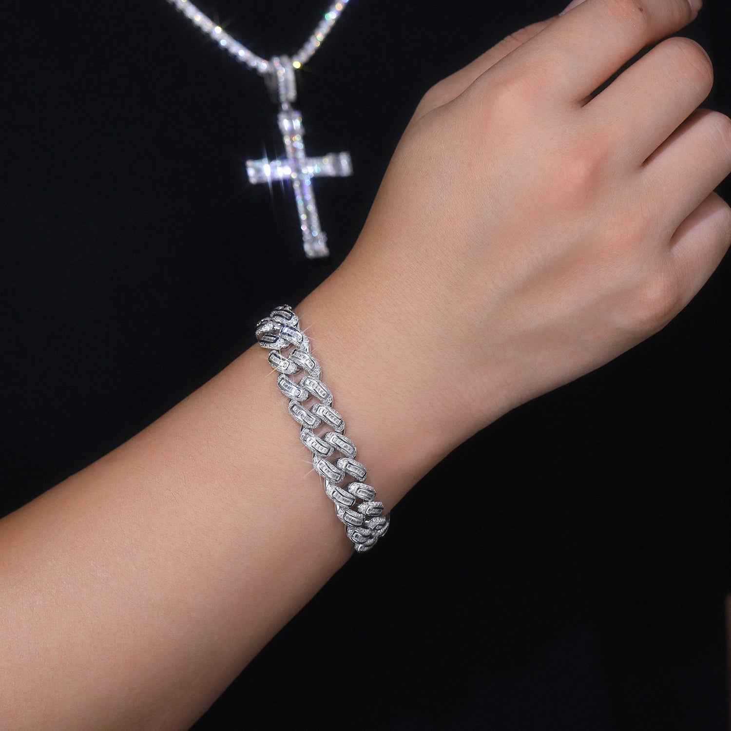 Set With Top - quality Moissanite, This Luxurious And Fashionable Light Luxury Jewelry Silver Bracelet Is Made Of S925 Silver Electroplated With Platinum - Dapper All Day